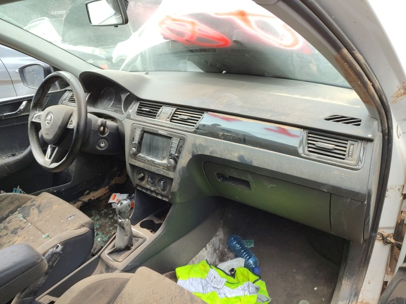 Recambio de salpicadero para skoda rapid spaceback (nh1) 1.6 tdi referencia OEM IAM   