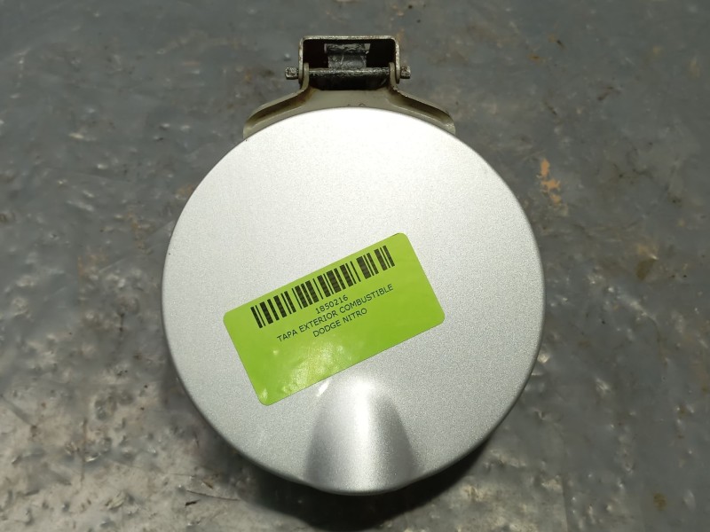 Recambio de tapa exterior combustible para dodge nitro 2.8 crd 4wd referencia OEM IAM   