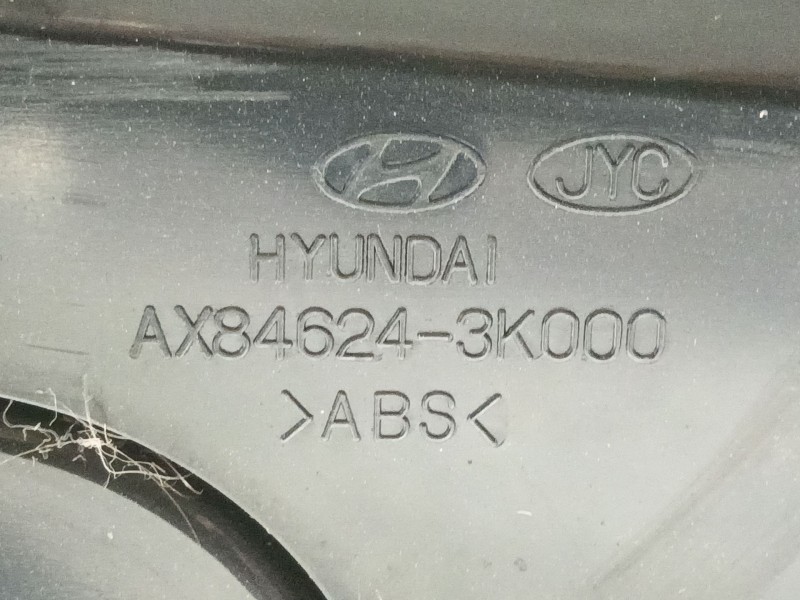 Recambio de consola central para hyundai sonata v (nf) 2.0 crdi referencia OEM IAM 846513K010QD  