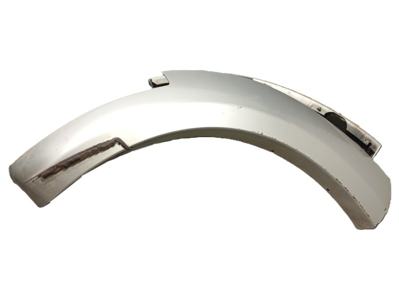 Recambio de molduras traseras para dodge nitro 2.8 crd 4wd referencia OEM IAM   