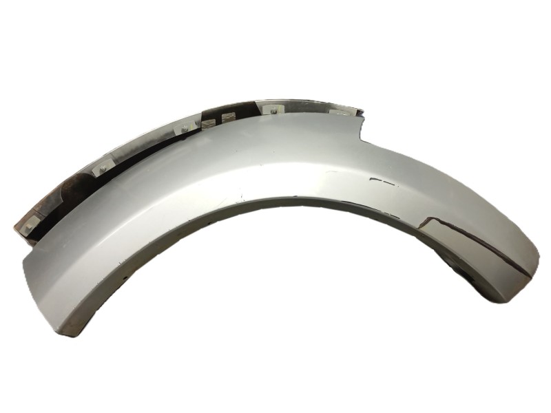 Recambio de molduras traseras para dodge nitro 2.8 crd 4wd referencia OEM IAM   