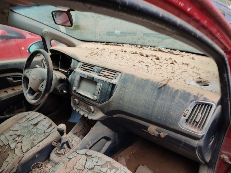 kia rio iii (ub) del año 2015