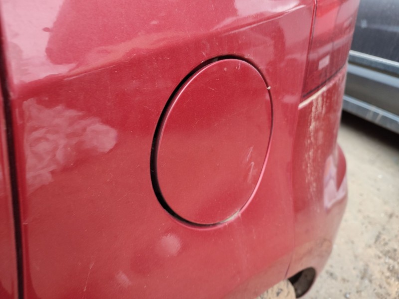 Recambio de tapa exterior combustible para kia rio iii (ub) 1.2 cvvt referencia OEM IAM   