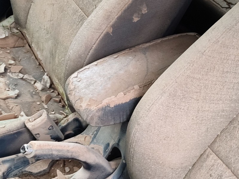 Recambio de apoyabrazos central para kia rio iii (ub) 1.2 cvvt referencia OEM IAM   