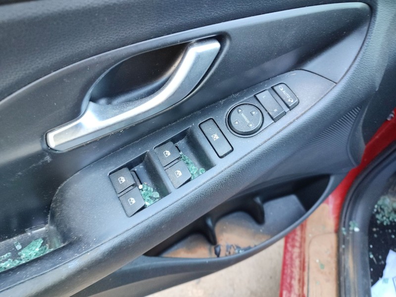 Recambio de mando elevalunas delantero izquierdo para hyundai i30 (pde, pd, pden) 1.0 t-gdi referencia OEM IAM   