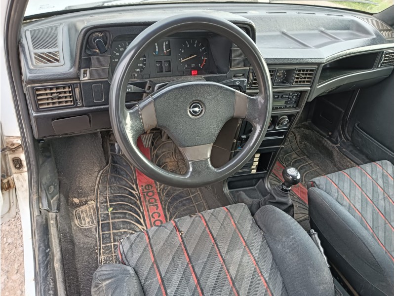 opel kadett e hatchback (t85) del año 1991