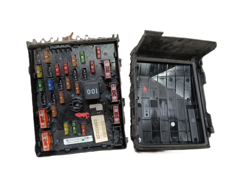 Recambio de caja reles / fusibles para volkswagen passat berlina (3c2) edition referencia OEM IAM   