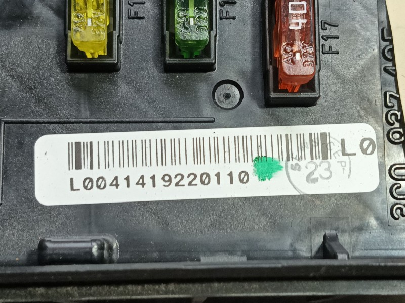 Recambio de caja reles / fusibles para volkswagen passat berlina (3c2) edition referencia OEM IAM   