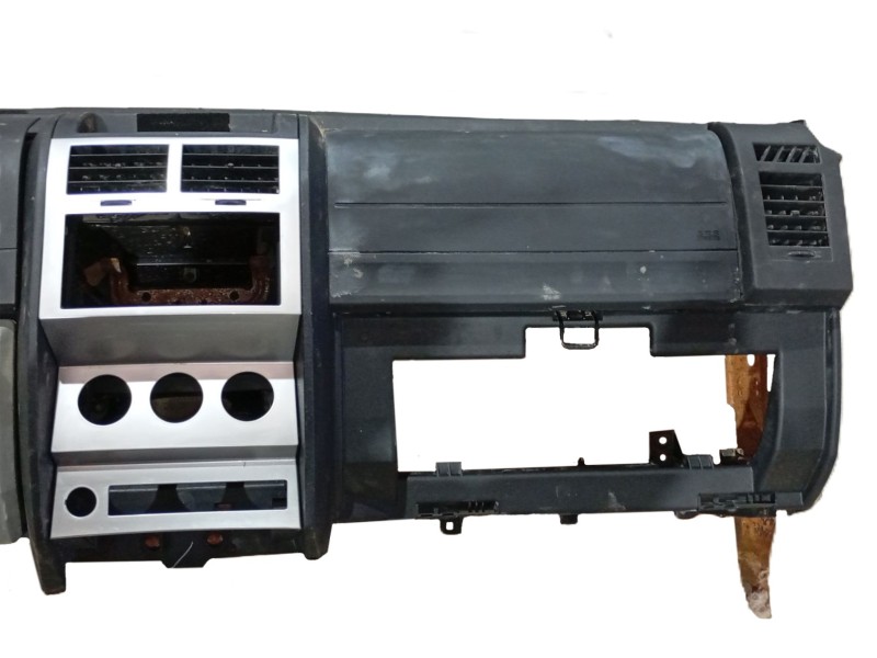 Recambio de salpicadero para dodge nitro 2.8 crd 4wd referencia OEM IAM   