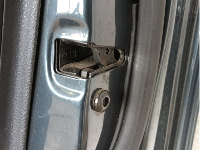 Recambio de puerta delantera derecha para volkswagen polo iv (9n_, 9a_) 1.4 tdi referencia OEM IAM   