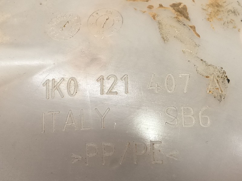 Recambio de deposito expansion para audi q3 (8ub, 8ug) 2.0 tdi quattro referencia OEM IAM 1K0121407A  