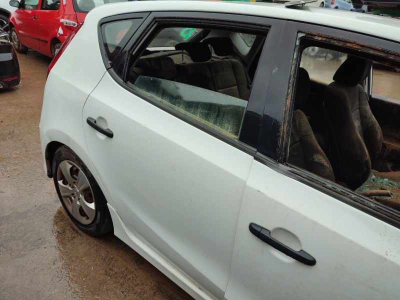 Recambio de puerta trasera derecha para hyundai i30 (fd) 1.6 crdi referencia OEM IAM   