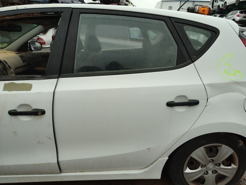 Recambio de puerta trasera izquierda para hyundai i30 (fd) 1.6 crdi referencia OEM IAM   