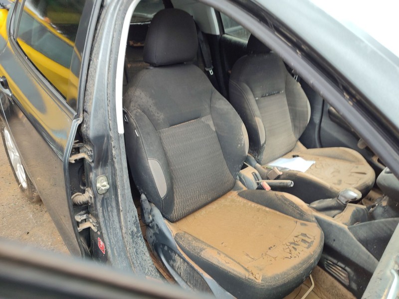 peugeot 208 i (ca_, cc_) del año 2014