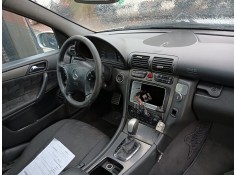 mercedes-benz clase c (w203) del año 2002 2