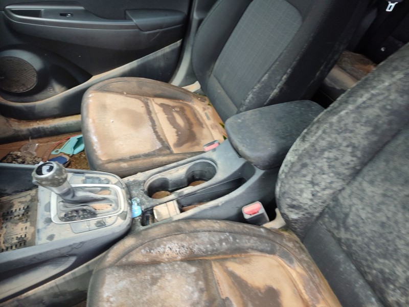 Recambio de apoyabrazos central para hyundai kona (os, ose, osi) 1.6 gdi hybrid referencia OEM IAM   