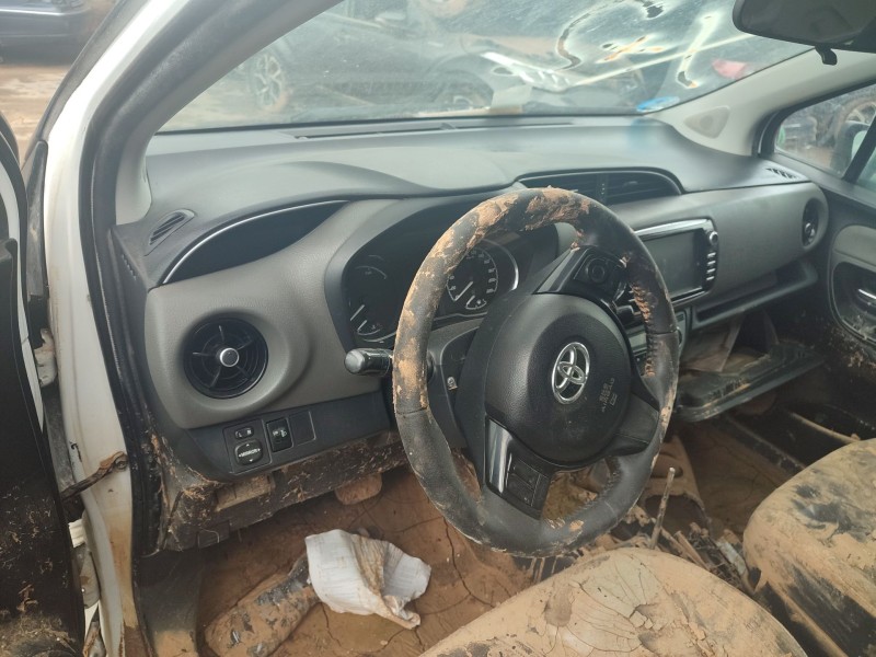 toyota yaris (_p13_) del año 2020