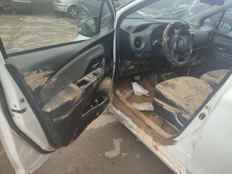 toyota yaris (_p13_) del año 2020