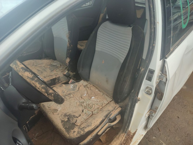 toyota yaris (_p13_) del año 2020