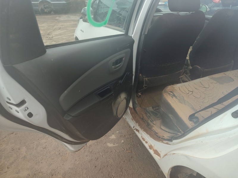 toyota yaris (_p13_) del año 2020