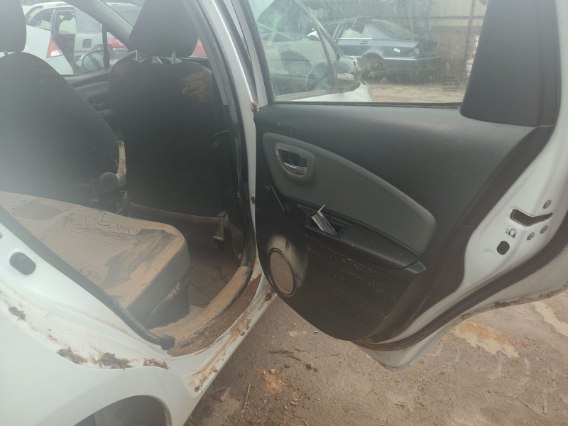 toyota yaris (_p13_) del año 2020