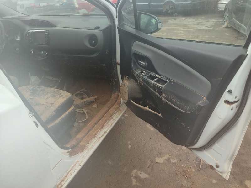 toyota yaris (_p13_) del año 2020