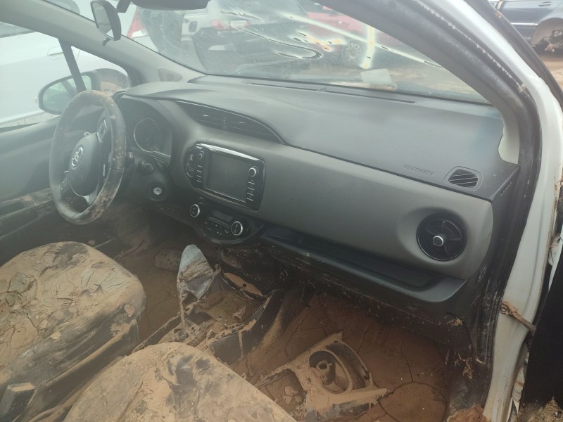 toyota yaris (_p13_) del año 2020