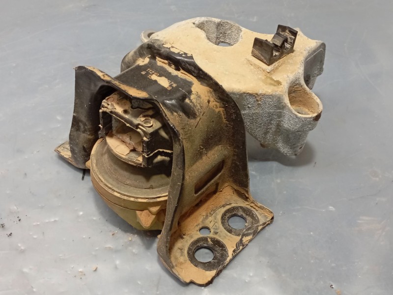 Recambio de soporte motor derecho para renault kangoo express (fw0/1_) 1.5 dci 75 (fw07, fw10, fw04) referencia OEM IAM   
