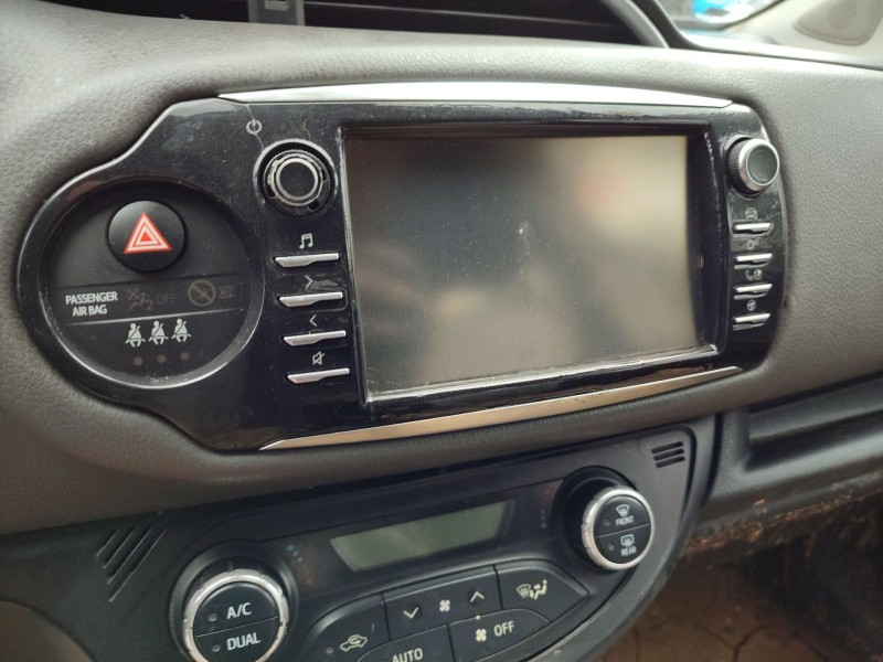 Recambio de sistema audio / radio cd para toyota yaris (_p13_) 1.5 hybrid (nhp130_) referencia OEM IAM   