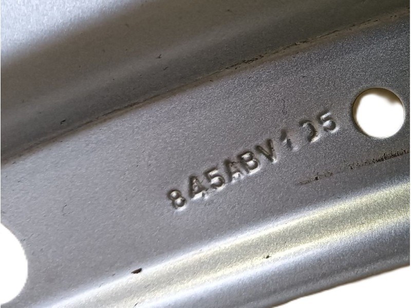 Recambio de aleta delantera izquierda para dodge nitro 2.8 crd 4wd referencia OEM IAM   