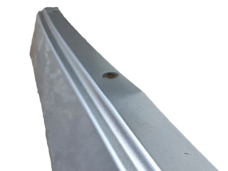 Recambio de aleta delantera izquierda para dodge nitro 2.8 crd 4wd referencia OEM IAM   