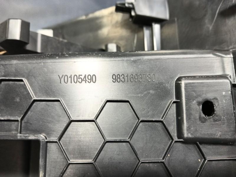 Recambio de guantera para citroën c4 iii (ba_, bb_, bc_) 1.5 bluehdi 130 (bbyhzb) referencia OEM IAM   