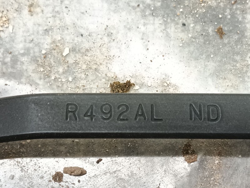 Recambio de brazo limpia delantero derecho para nissan cabstar e tl35-1 referencia OEM IAM  R492ALND 
