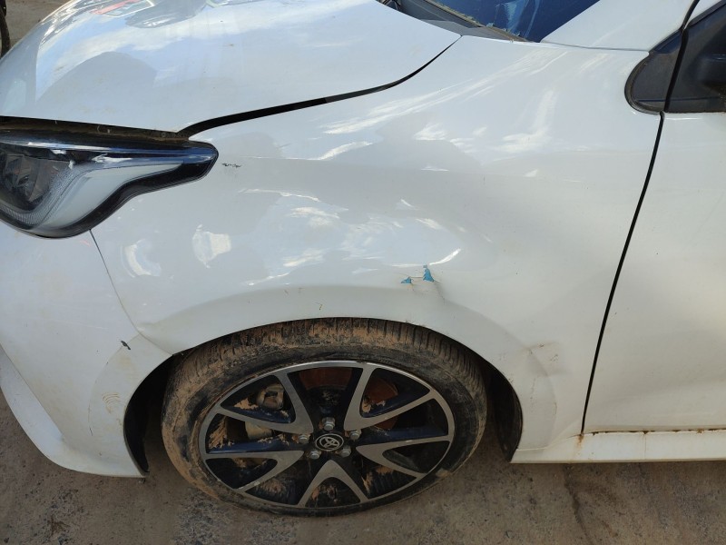 Recambio de aleta delantera izquierda para toyota yaris (_p21_, _pa1_, _ph1_) 1.5 hybrid (mxph10) referencia OEM IAM   