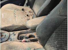 Recambio de apoyabrazos central para toyota yaris (_p21_, _pa1_, _ph1_) 1.5 hybrid (mxph10) referencia OEM IAM   