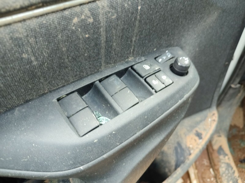 Recambio de mando elevalunas delantero izquierdo para toyota yaris (_p21_, _pa1_, _ph1_) 1.5 hybrid (mxph10) referencia OEM IAM 