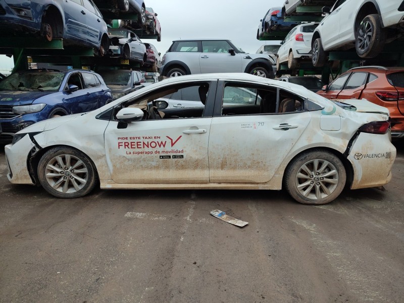 toyota corolla sedán (_e21_) del año 2023