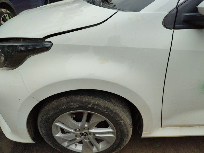 Recambio de aleta delantera izquierda para toyota yaris (_p21_, _pa1_, _ph1_) 1.5 (mxpa11) referencia OEM IAM   