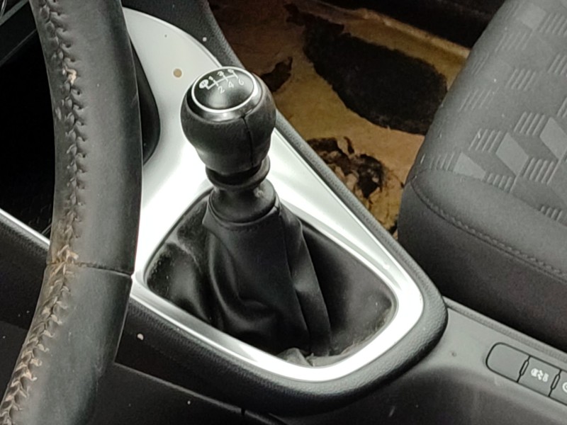 Recambio de pomo palanca cambio para toyota yaris (_p21_, _pa1_, _ph1_) 1.5 (mxpa11) referencia OEM IAM   