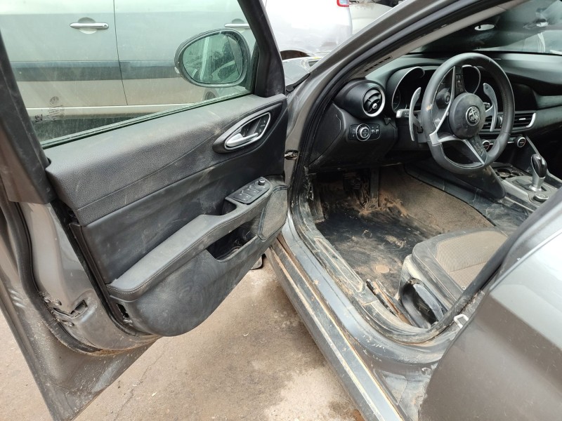 alfa romeo giulia (952_) del año 2018