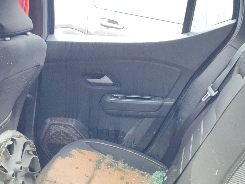 Recambio de guarnecido puerta trasera derecha para dacia sandero iii 1.0 tce 90 referencia OEM IAM   