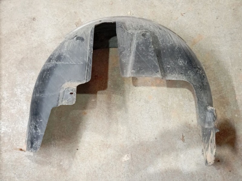 Recambio de paso de rueda trasero izquierdo para volkswagen t-roc (a11, d11) 1.0 tsi referencia OEM IAM   