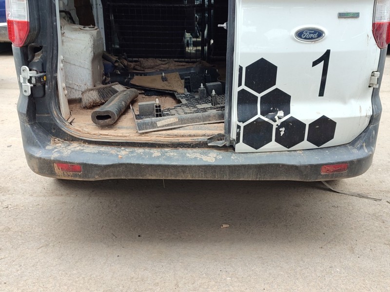 Recambio de paragolpes trasero para ford transit courier b460 furgoneta/monovolumen 1.0 ecoboost referencia OEM IAM   