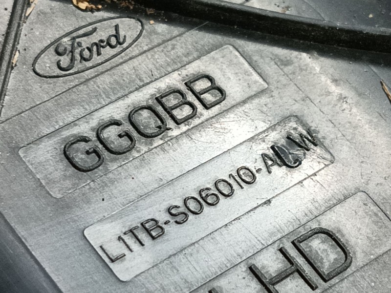 Recambio de guantera para ford puma (j2k, cf7) 1.0 ecoboost referencia OEM IAM   