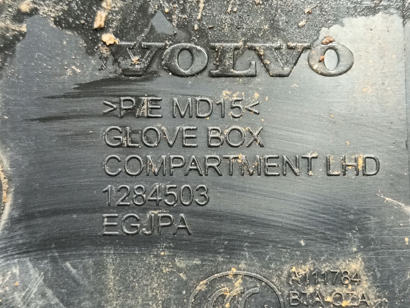 Recambio de guantera para volvo v40 hatchback (525) d2 referencia OEM IAM   