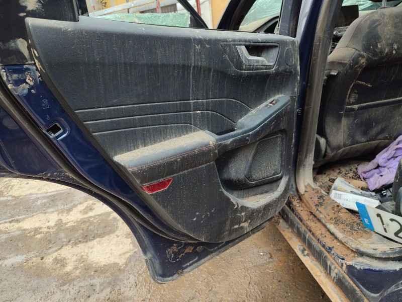 ford kuga iii (dfk) del año 2023