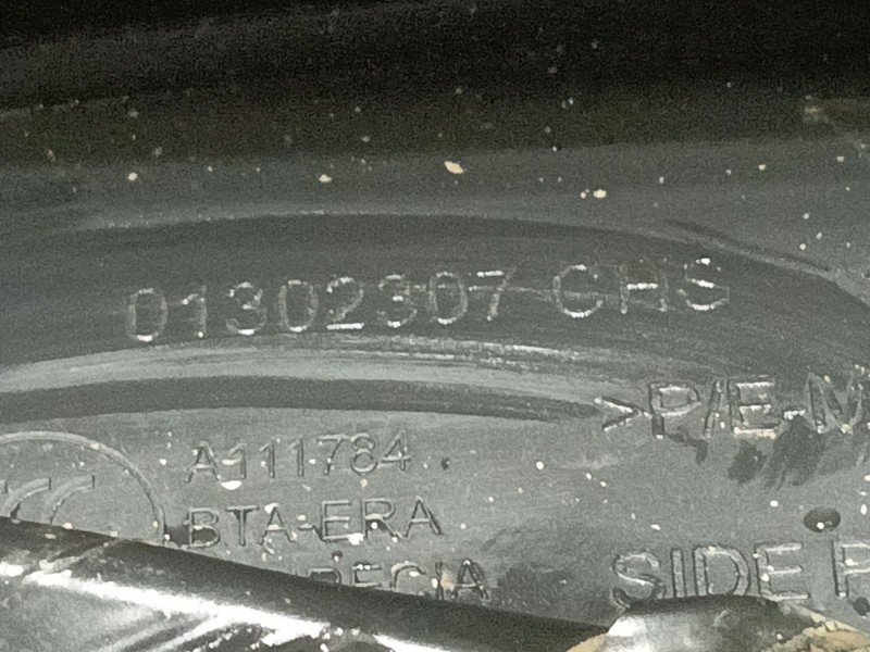 Recambio de apoyabrazos central para volvo v40 hatchback (525) d2 referencia OEM IAM  01302307 