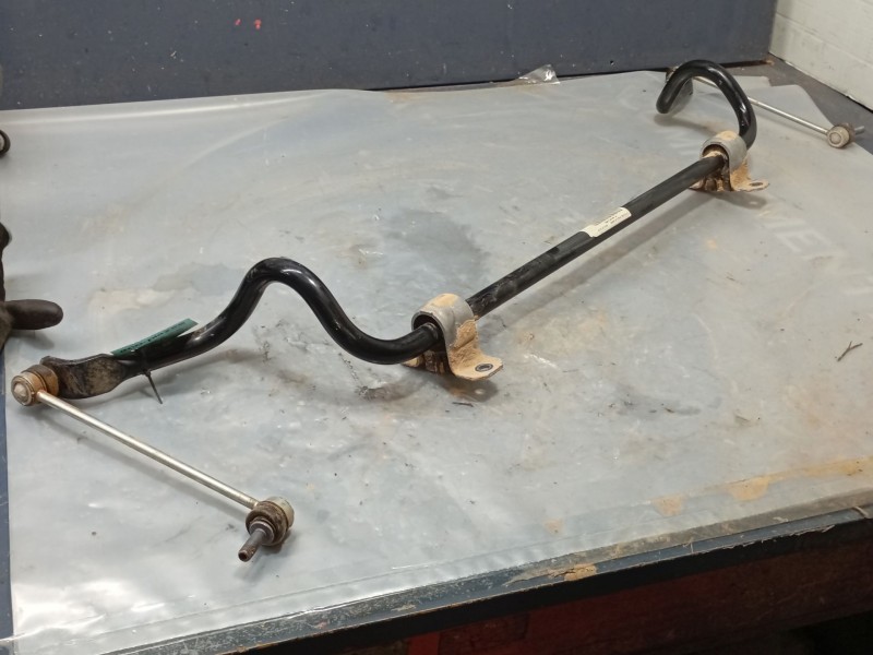 Recambio de barra estabilizadora delantera para dacia sandero iii 1.0 tce 90 referencia OEM IAM   