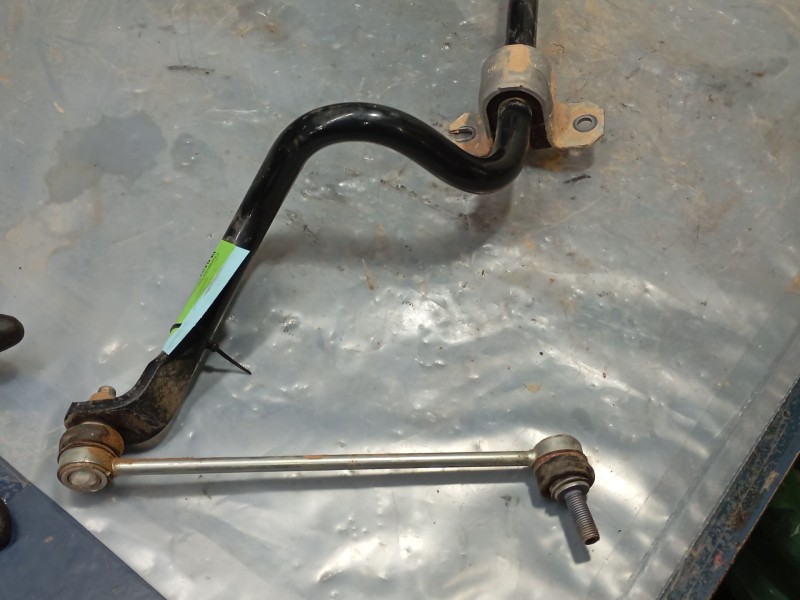 Recambio de barra estabilizadora delantera para dacia sandero iii 1.0 tce 90 referencia OEM IAM   