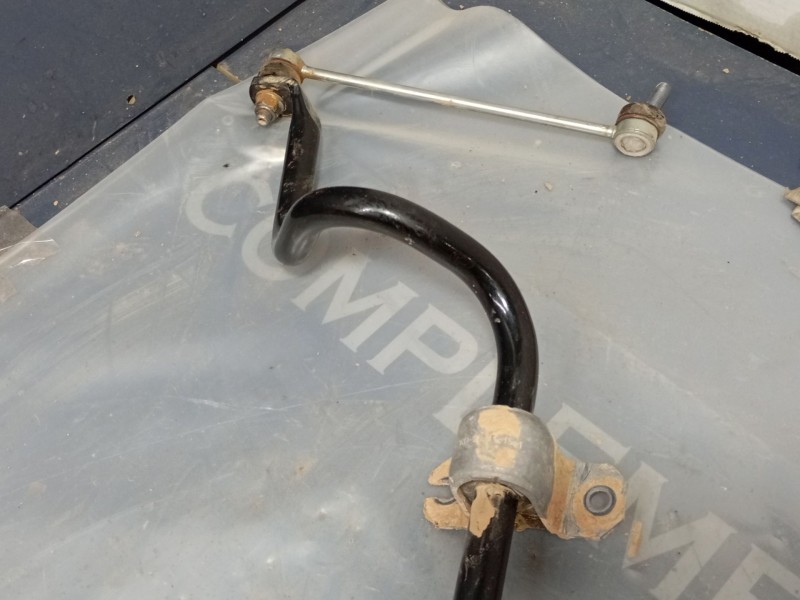 Recambio de barra estabilizadora delantera para dacia sandero iii 1.0 tce 90 referencia OEM IAM   